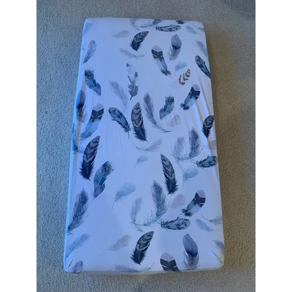 Oila Feathers Crib Sheet Convertible Bassinet Sheet / Changing Pad Cover
